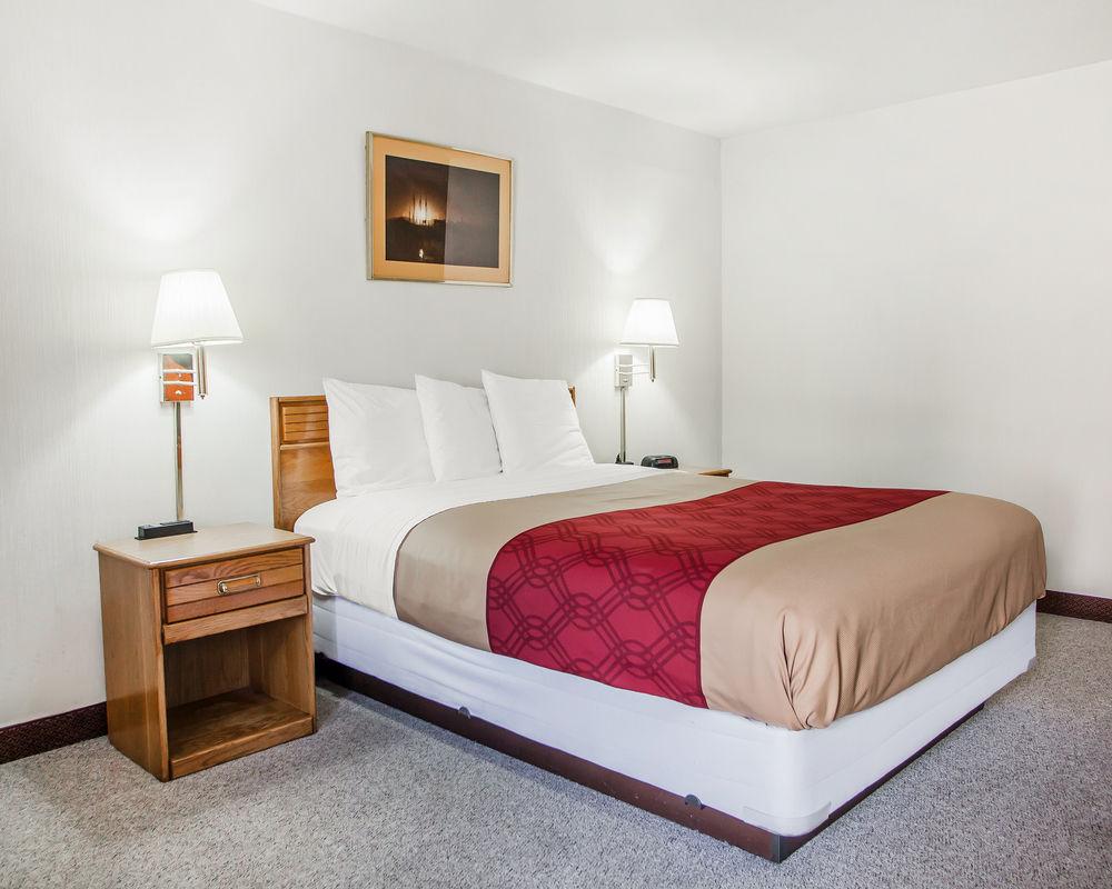 Red Roof Inn Stroudsburg Extérieur photo